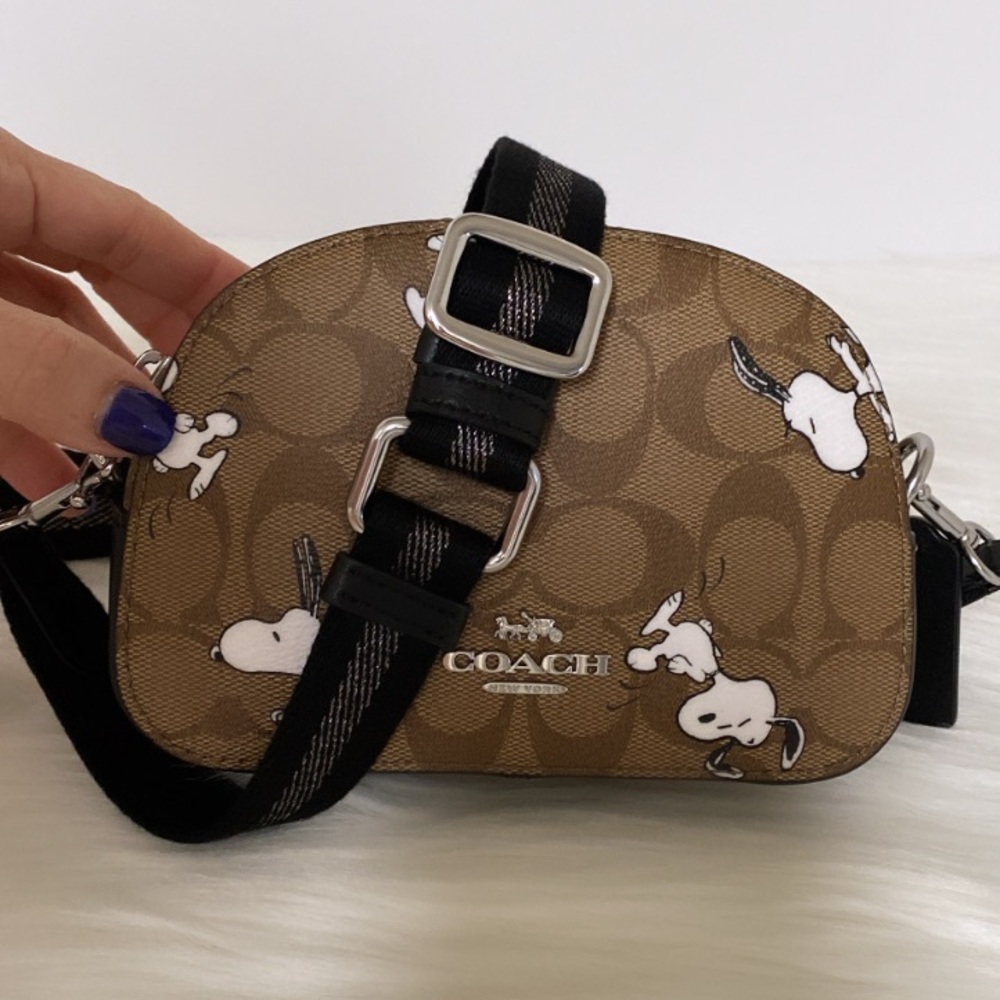 New💃Coach Coach X Peanuts Mini Serena Crossbody In Signature Canvas With Snoopy - Picture 6 of 11